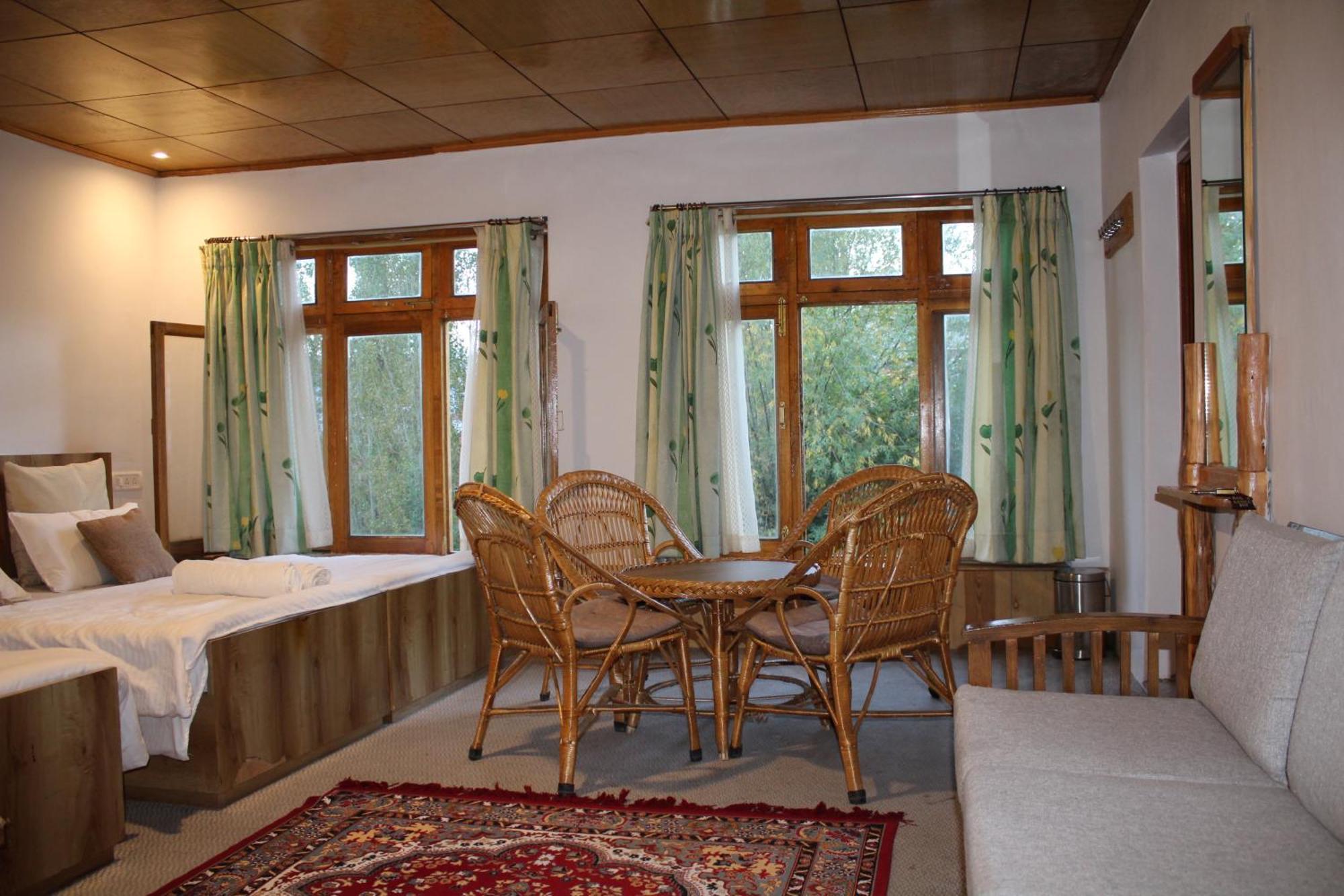 Karma Lodge Leh Exteriör bild